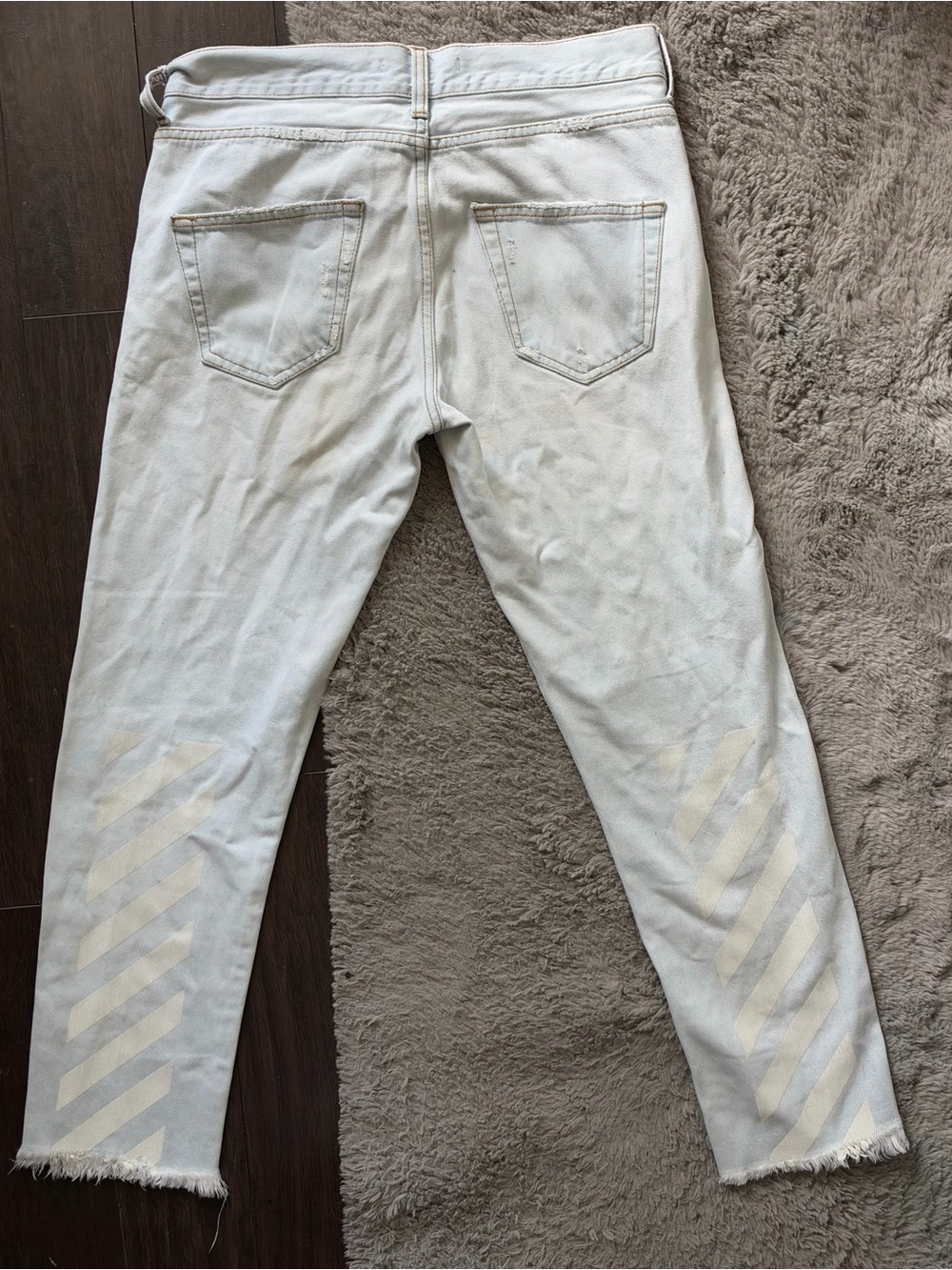 Off-White 2016 Diagonals Raw Hem
Slim Jeans